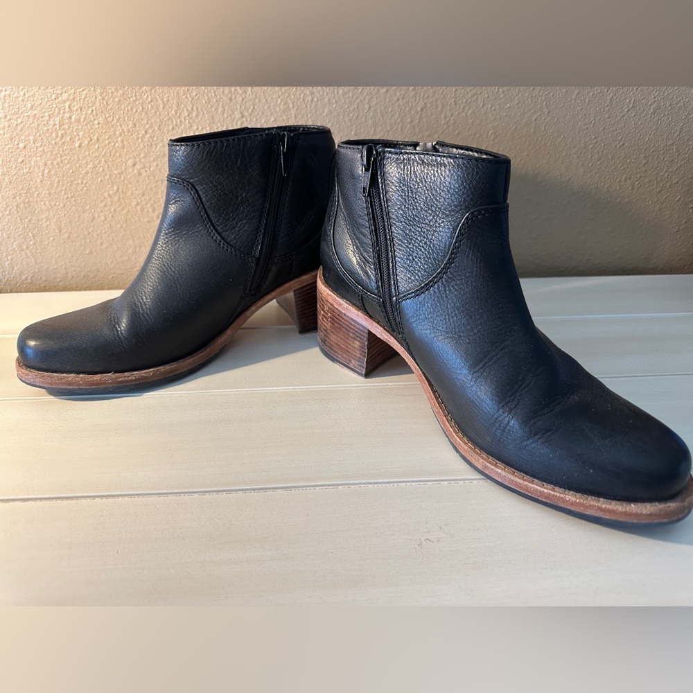 Clarks Women’s Clarkdale Dawn Ankle Boots